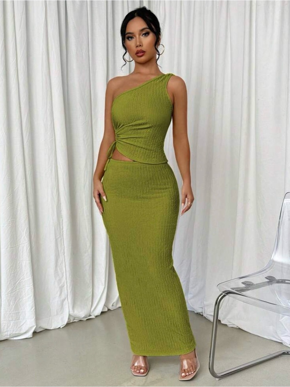 Green One-Shoulder Toop and Maxi Skirt